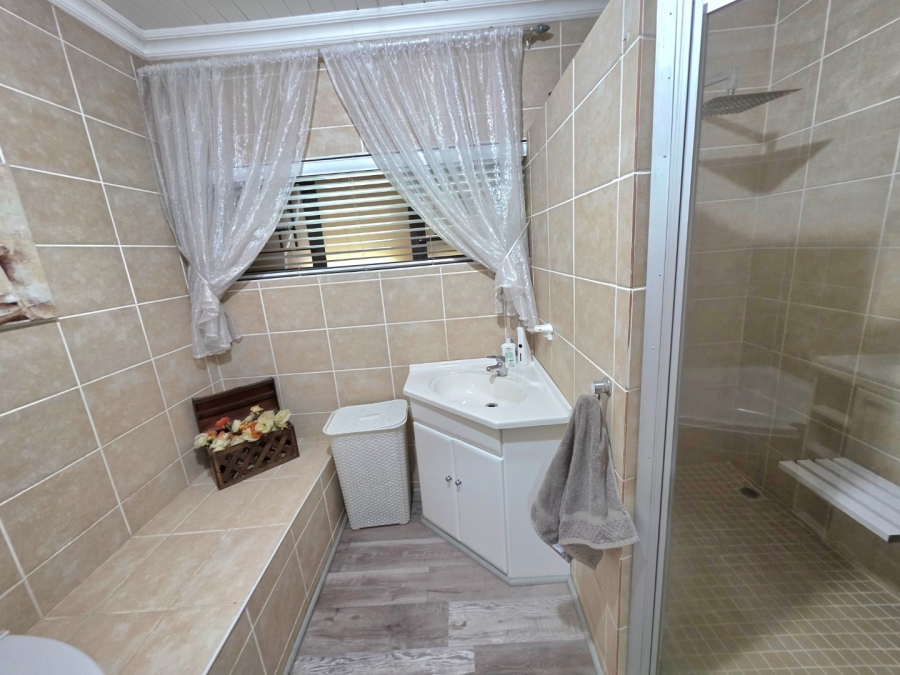 5 Bedroom Property for Sale in Morelig Free State